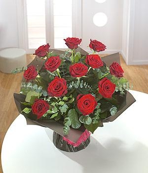 12 Standard Red roses